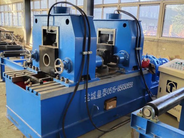 60C鋼結(jié)構(gòu)液壓矯正機