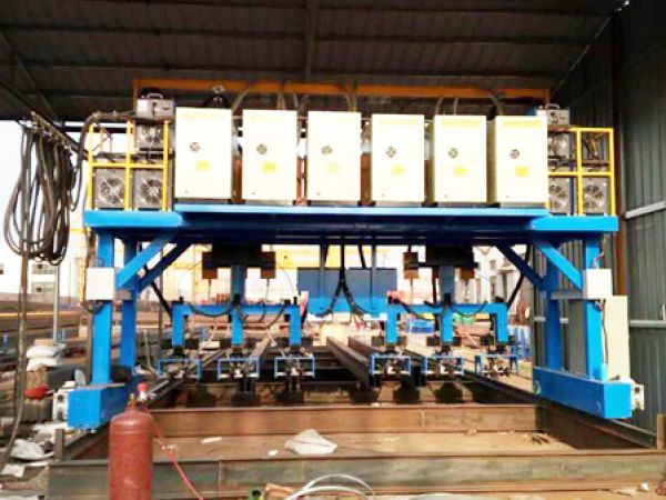 架橋機拼槽梁焊接機